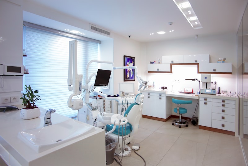 Comprar una clínica dental o montar una desde cero: la decisión por números